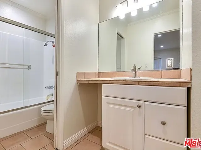 $2,699 | 1112 North Olive Drive, Unit F, West Hollywood, CA 90069