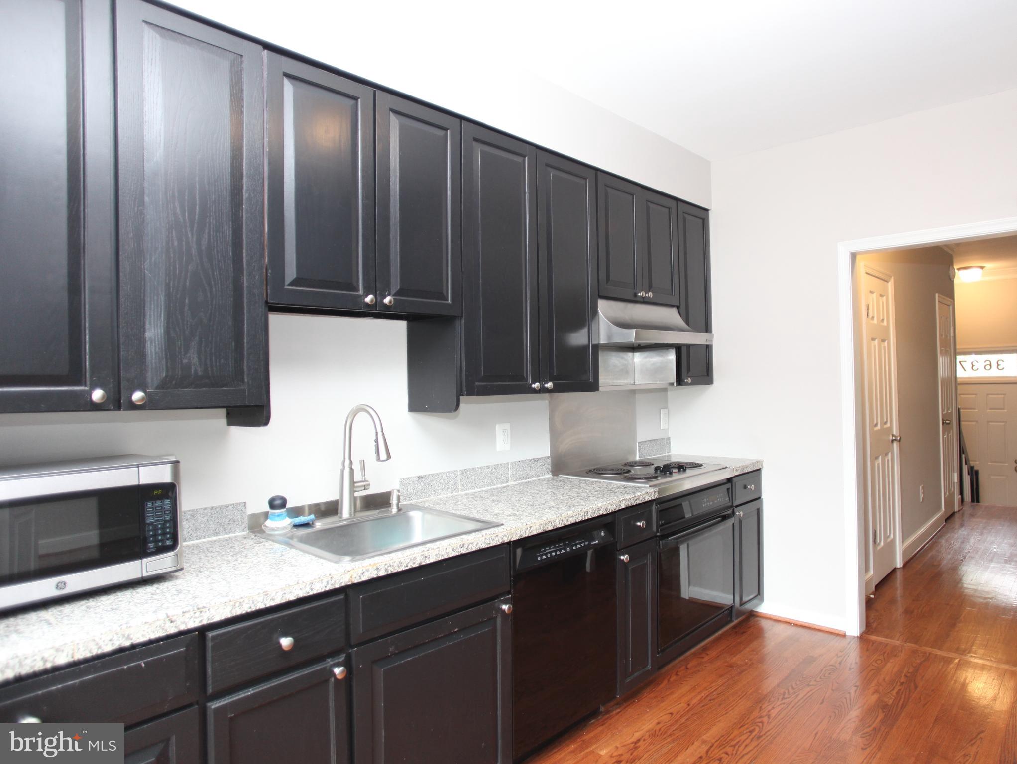 3637 Winfield Lane Northwest Washington, DC 20007 - Photo 3 of 18