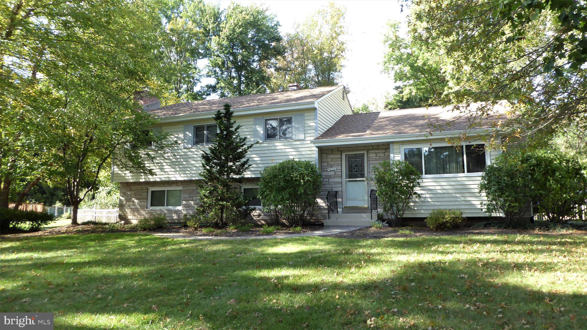 10 Bayberry Road Ewing, NJ 08618 - Photo 2 of 29 Professionally landscaped.