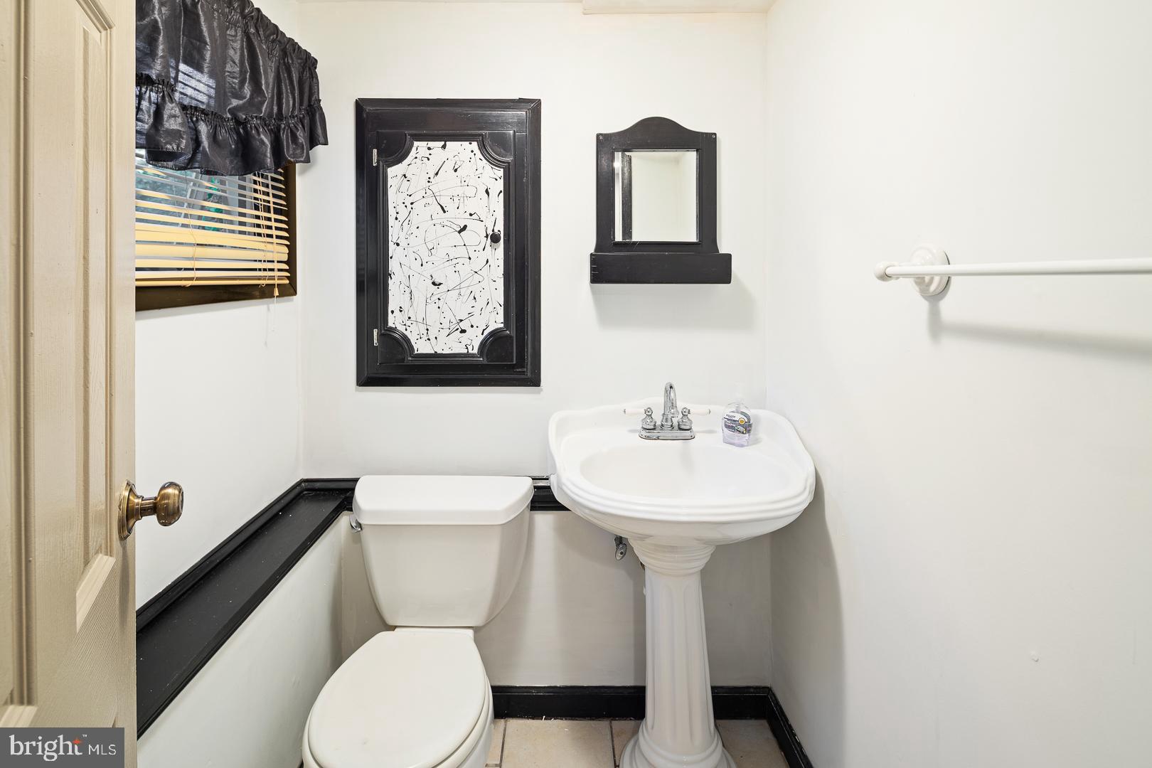 10 Bayberry Road Ewing, NJ 08618 - Photo 14 of 29 Lower level half bath.