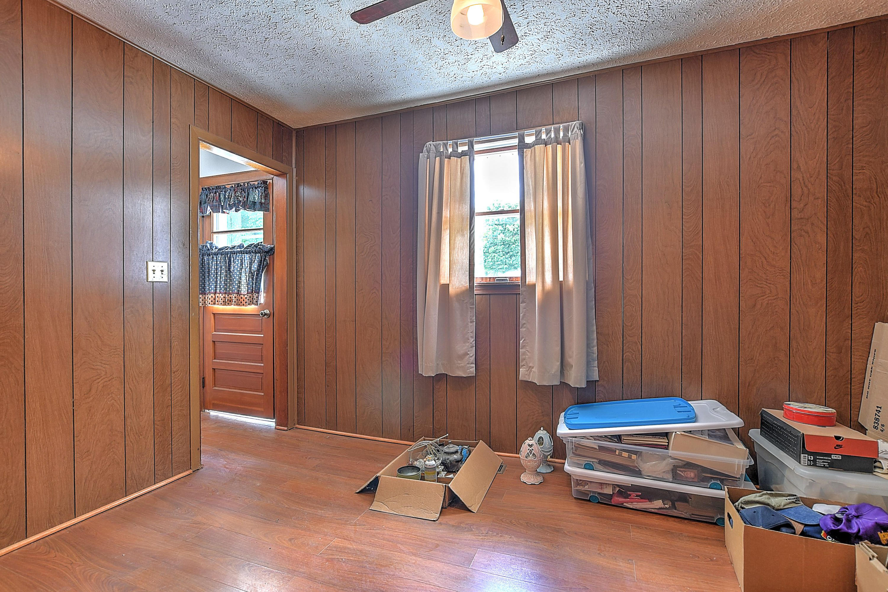 113 Keith Road Bristol, TN 37620 - Photo 14 of 34 113 Keith-8