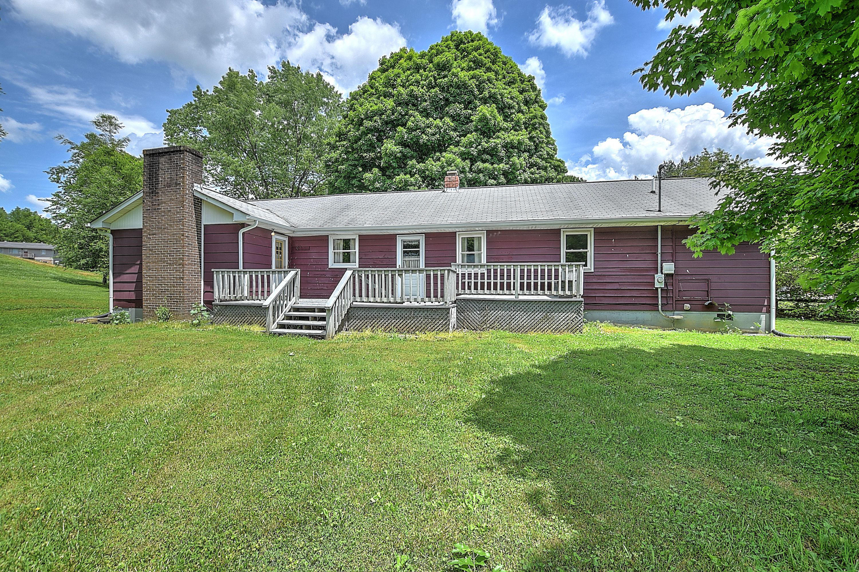113 Keith Road Bristol, TN 37620 - Photo 4 of 34 113 Keith-32