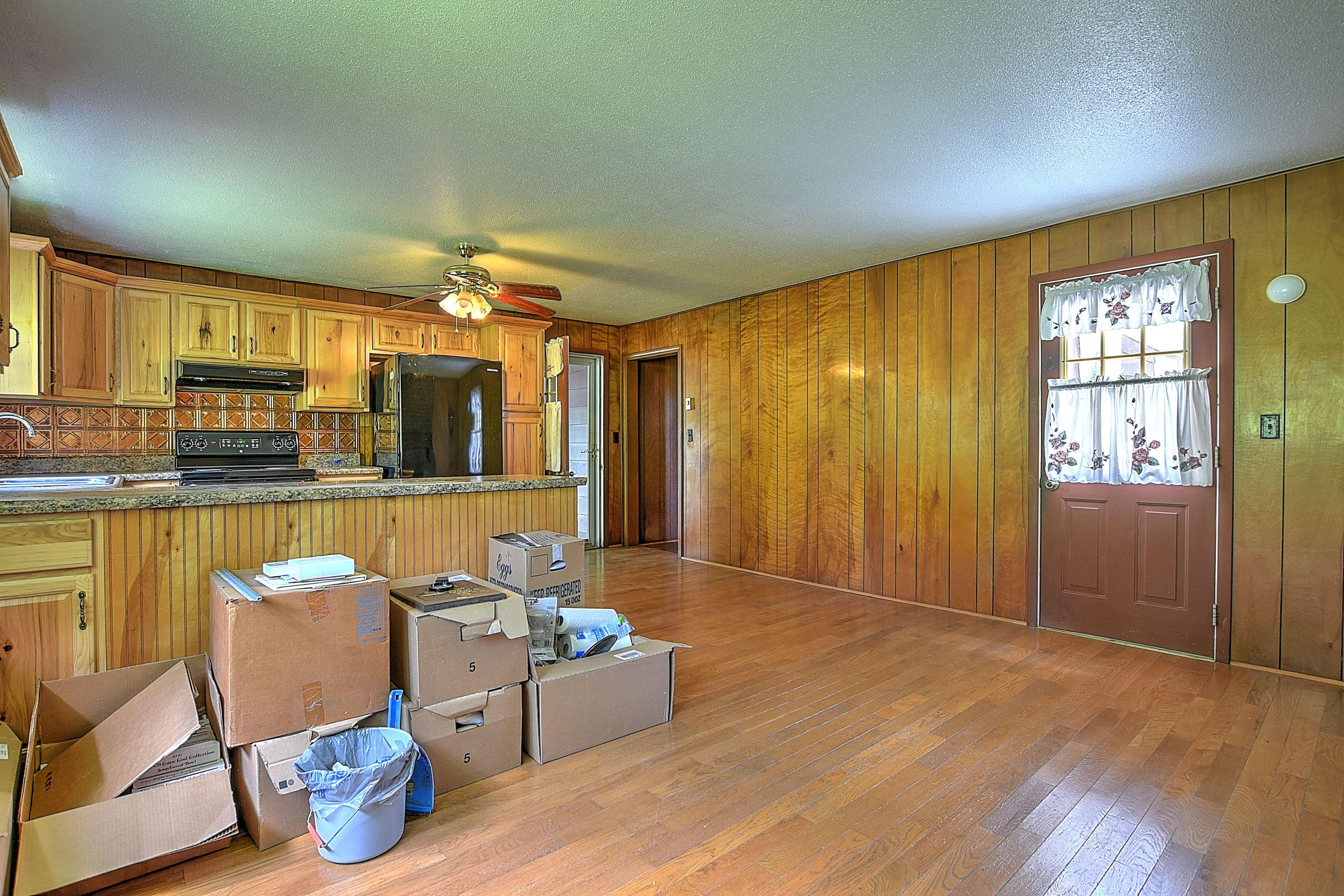 113 Keith Road Bristol, TN 37620 - Photo 10 of 34 113 Keith-4