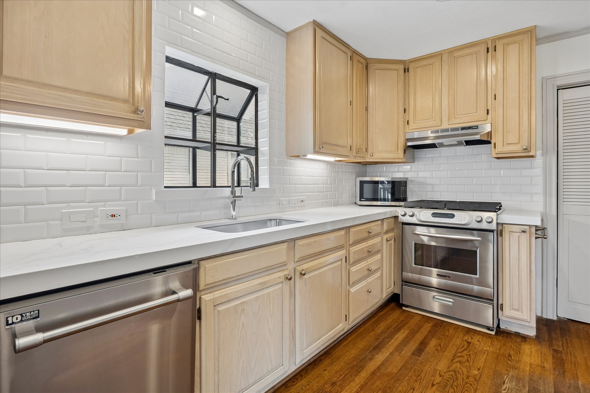 2324 Goldsmith Street, Unit B Houston, TX 77030 - Photo 20 of 21