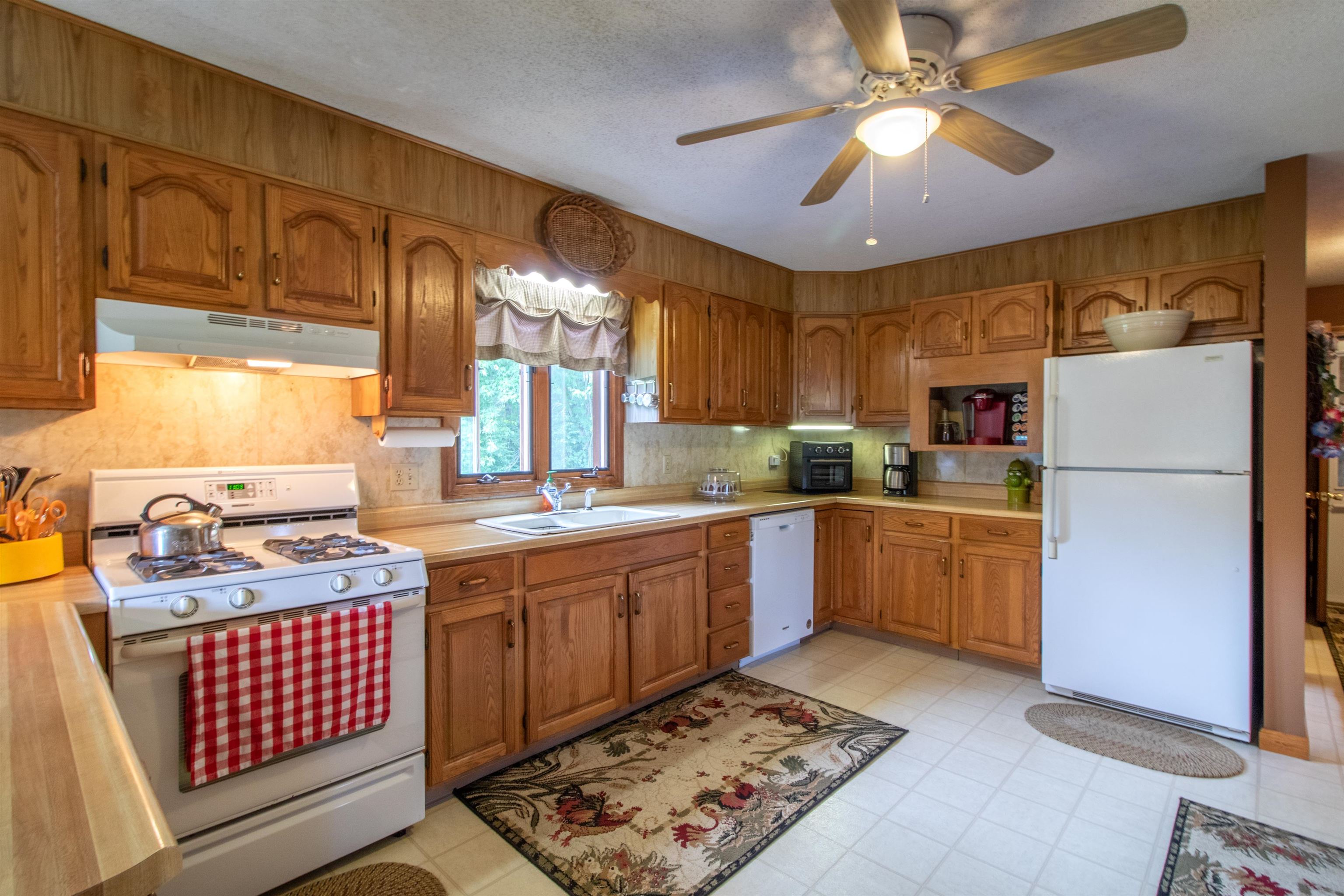 2291 Island Pond Road Newark, VT 05837 - Photo 6 of 34 Gallery Image 6