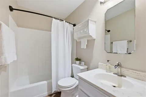 $195,000 | 1032 Northwest 70th Court, Kansas City, MO 64118