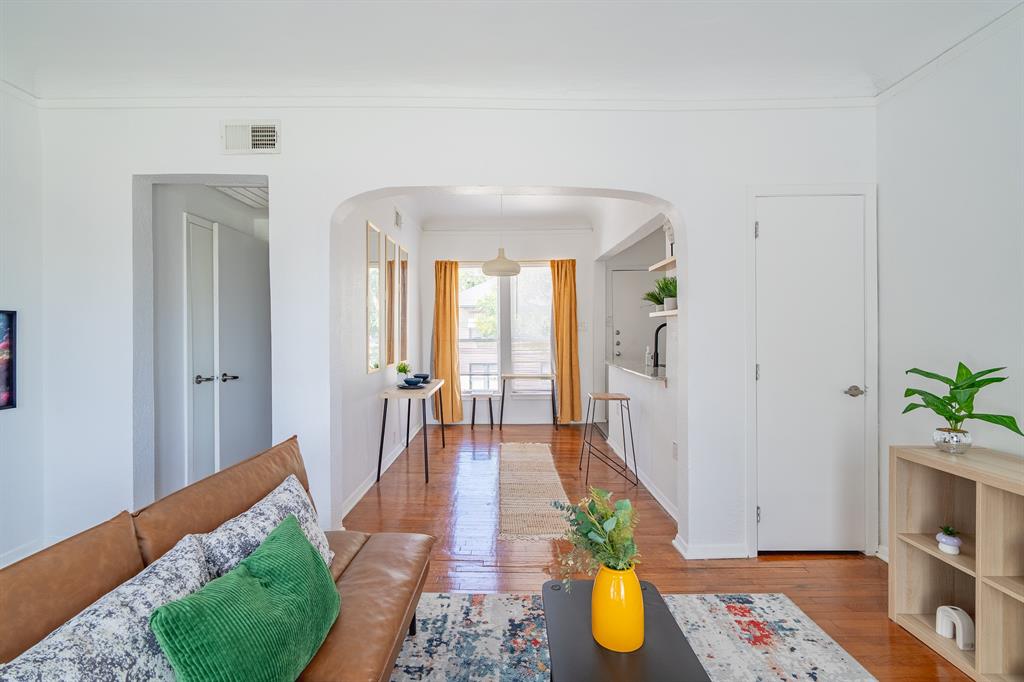 5305 Reiger Avenue, Unit 2 Dallas, TX 75214 - Photo 8 of 15 a living room with furniture and a rug