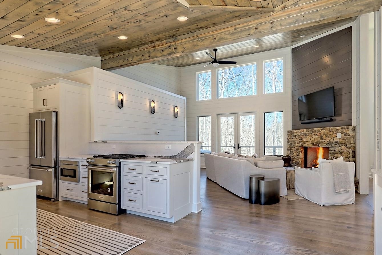 132 Summit Ridge Drive Clarkesville, GA 30523 - Photo 9 of 84