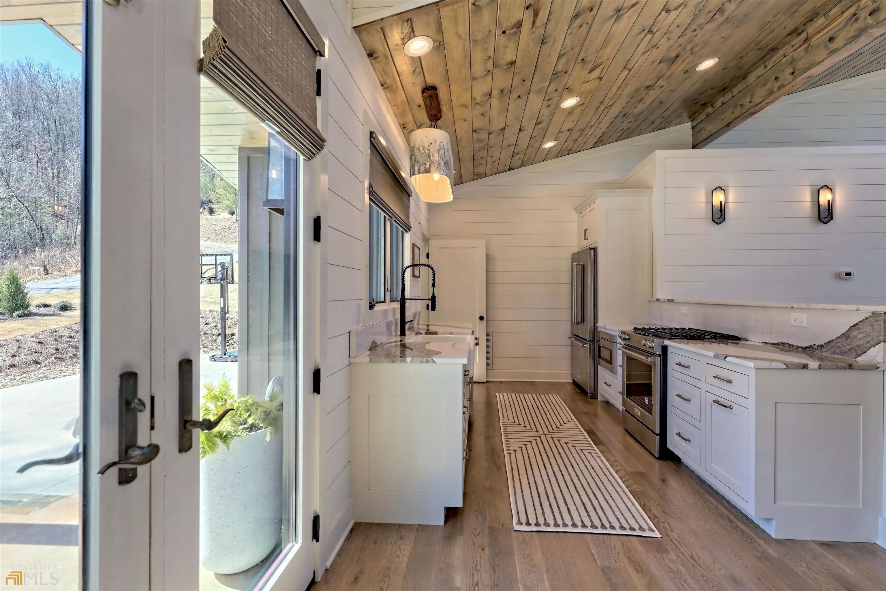 132 Summit Ridge Drive Clarkesville, GA 30523 - Photo 10 of 84