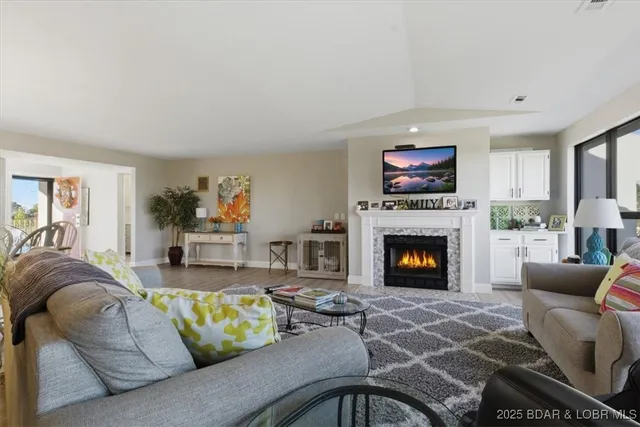 $325,000 | 85 La Jolla Drive, Unit 353, Lake Ozark, MO 65049