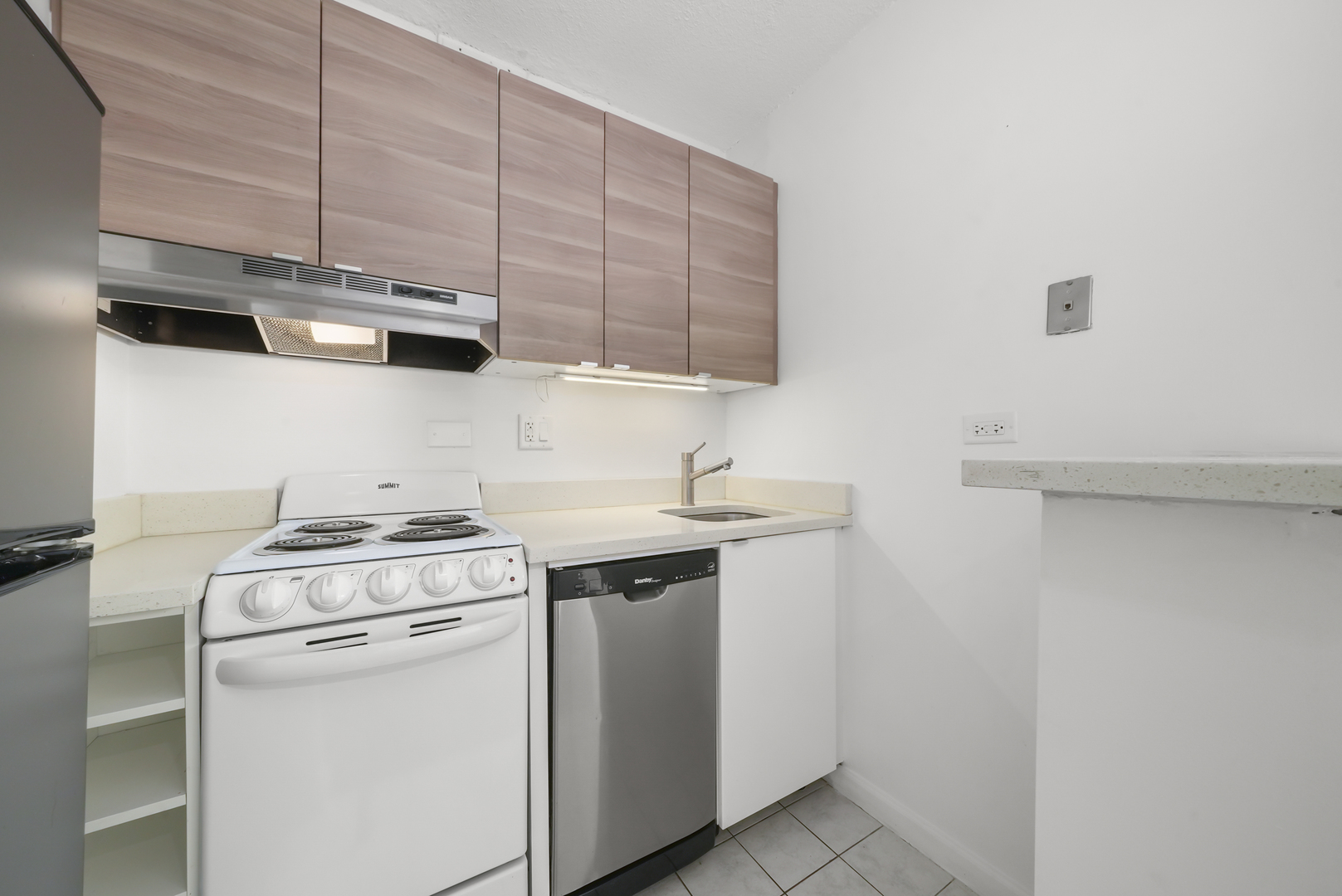 3110 North Sheridan Road, Unit 1207 Chicago, IL 60657 - Photo 19 of 32