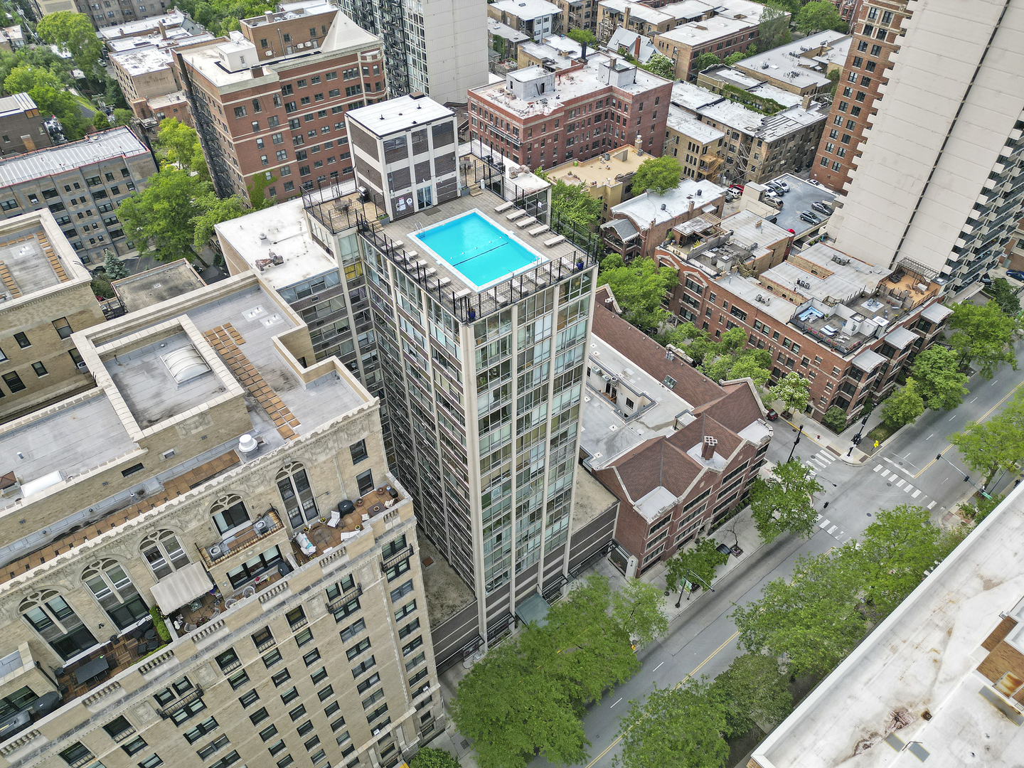 3110 North Sheridan Road, Unit 1207 Chicago, IL 60657 - Photo 31 of 32 aerial view of a city