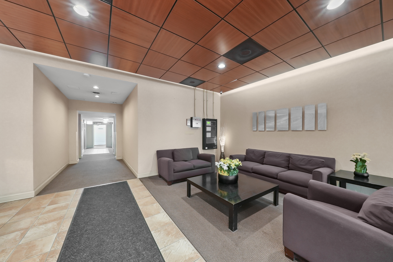 3110 North Sheridan Road, Unit 1207 Chicago, IL 60657 - Photo 6 of 32 a living room with furniture and a rug