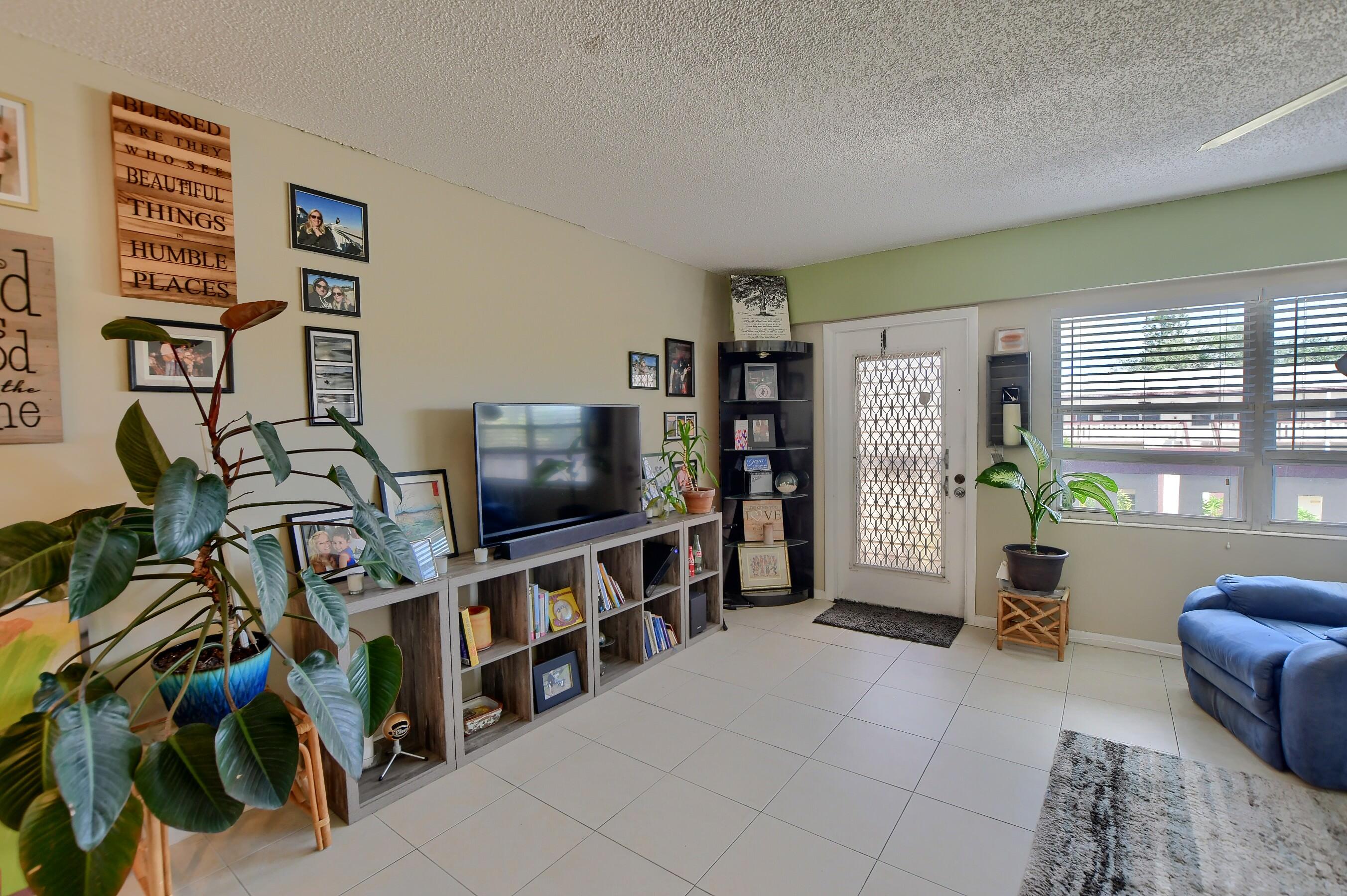 157 Fanshaw D, Unit 157 Boca Raton, FL 33434 - Photo 7 of 46 EBF_8882-HDR(5)