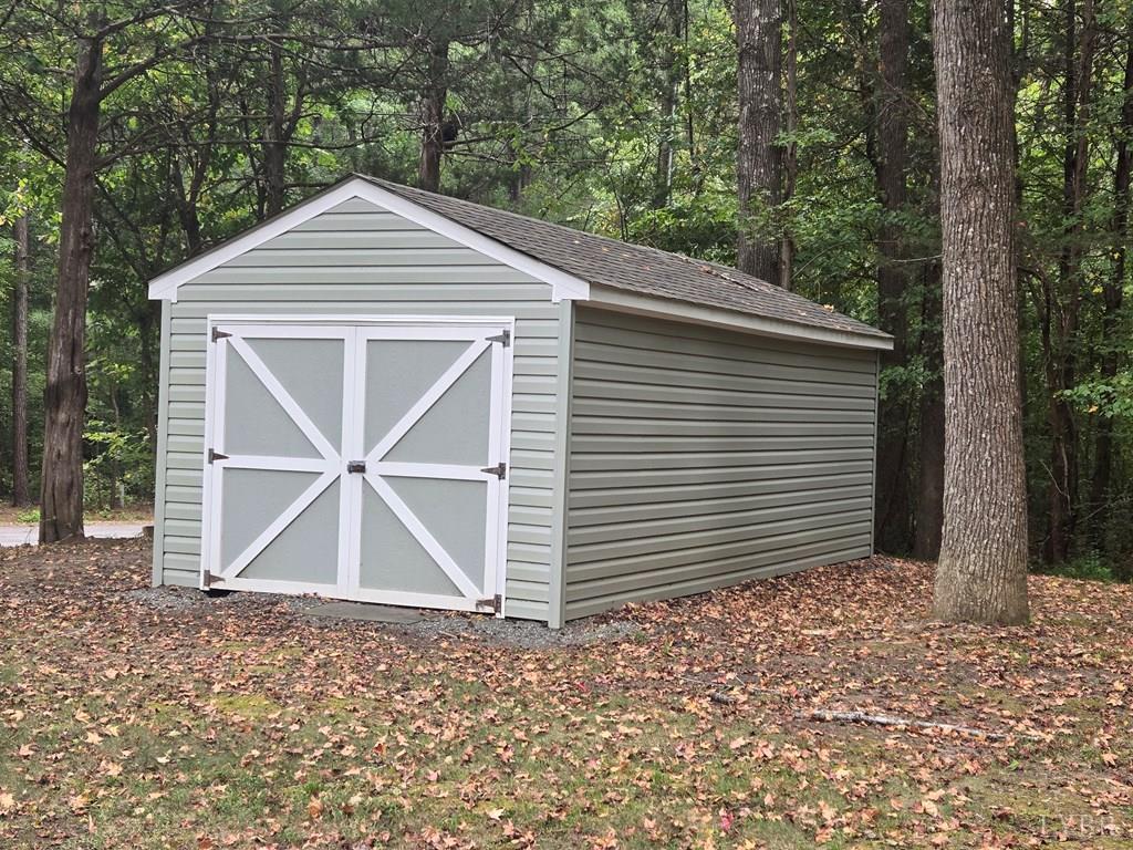 1409 High Street Farmville, VA 23901 - Photo 16 of 16 a view of a house with a yard