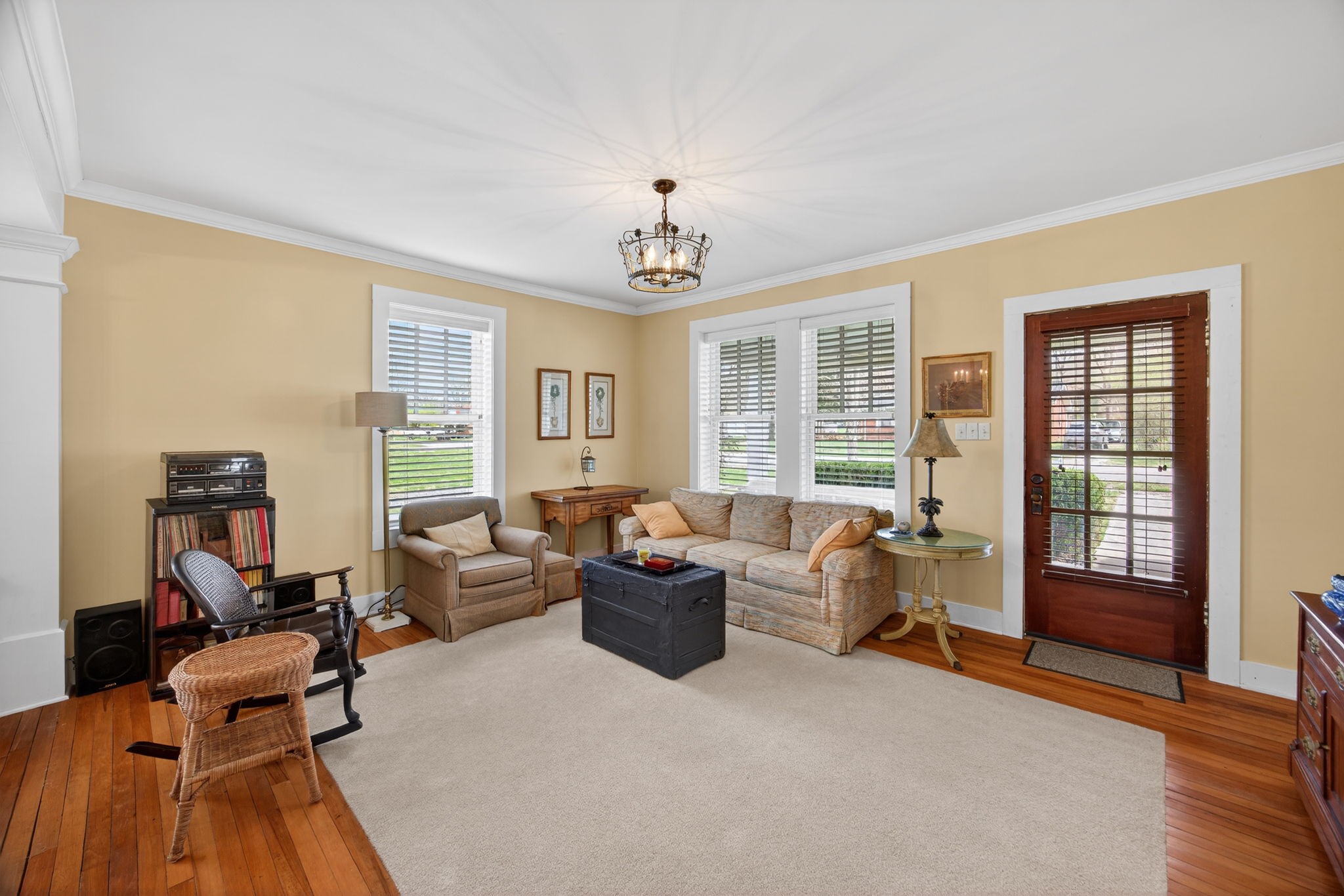 1385 Mitchell Street Celina, TN 38551 - Photo 4 of 35 a living room with furniture and a window