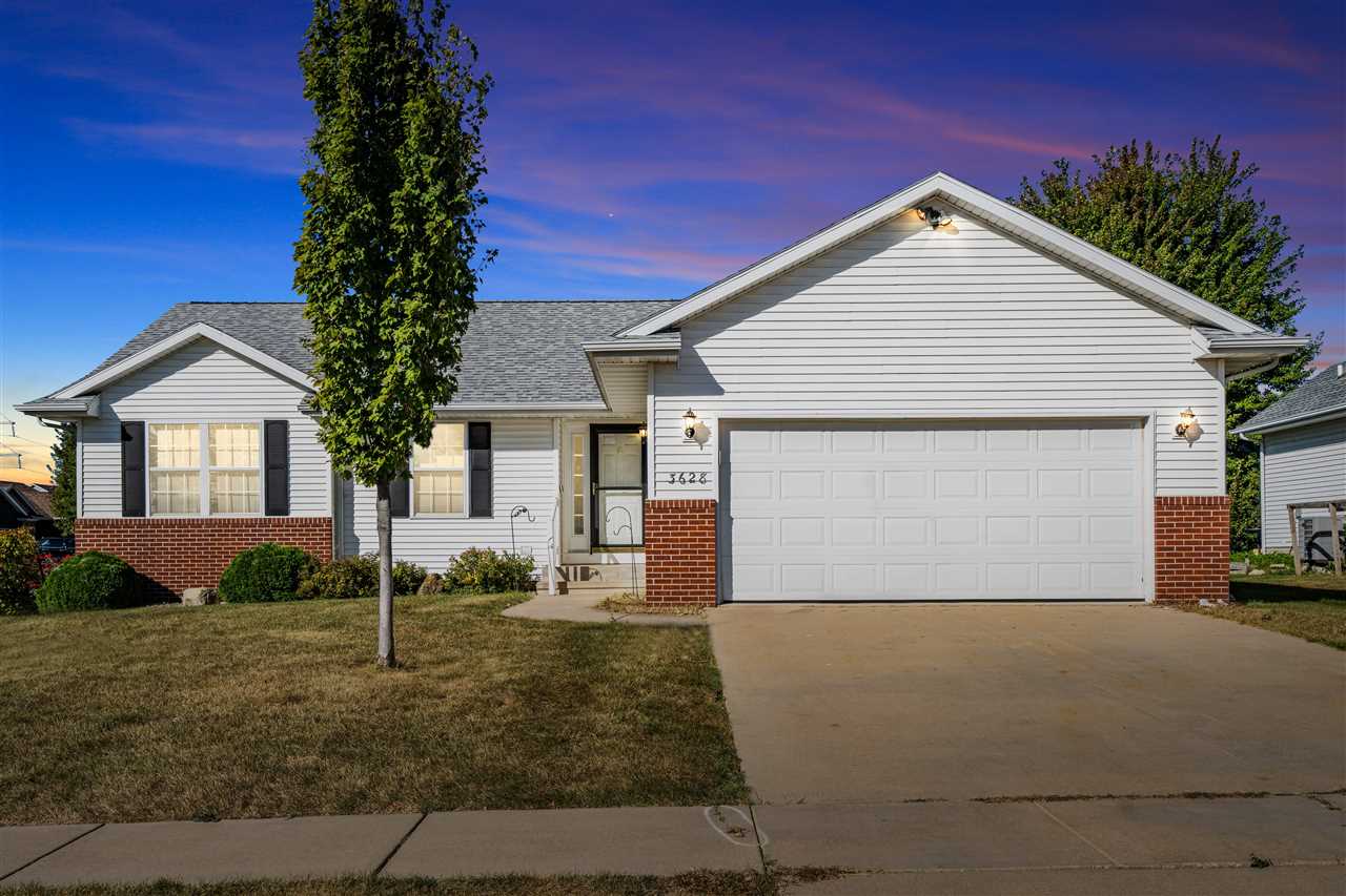 3628 Raccoon Ridge Road Southwest Cedar Rapids, IA 52404 - Photo 1 of 36 Gallery Image 1