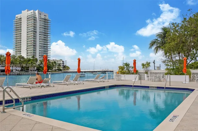 $580,000 | 1450 Lincoln Road, Unit 1003, Miami Beach, FL 33139