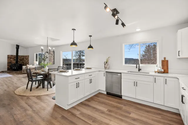 $400,000 | 6712 Highway 291, Deer Park, WA 99006