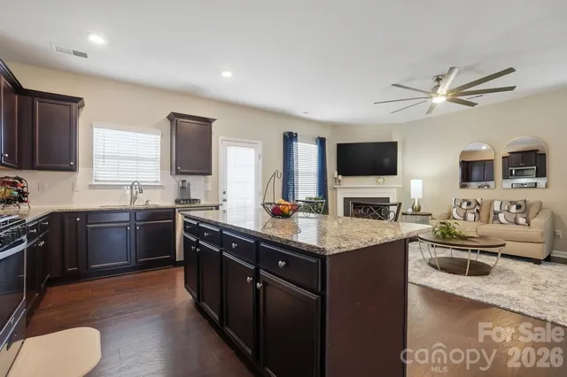 $450,000 | 10630 Bradstreet Commons Way, Charlotte, NC 28215