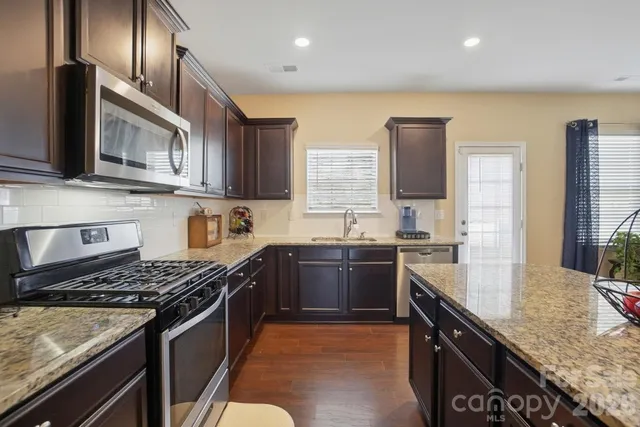 $450,000 | 10630 Bradstreet Commons Way, Charlotte, NC 28215