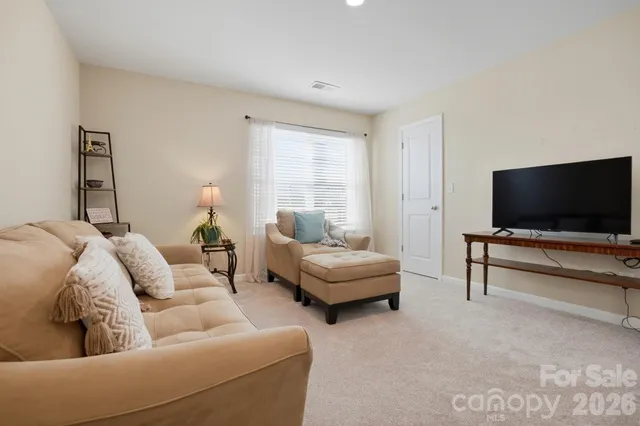 $450,000 | 10630 Bradstreet Commons Way, Charlotte, NC 28215