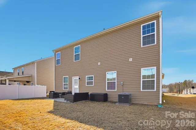 $450,000 | 10630 Bradstreet Commons Way, Charlotte, NC 28215