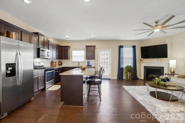 $450,000 | 10630 Bradstreet Commons Way, Charlotte, NC 28215