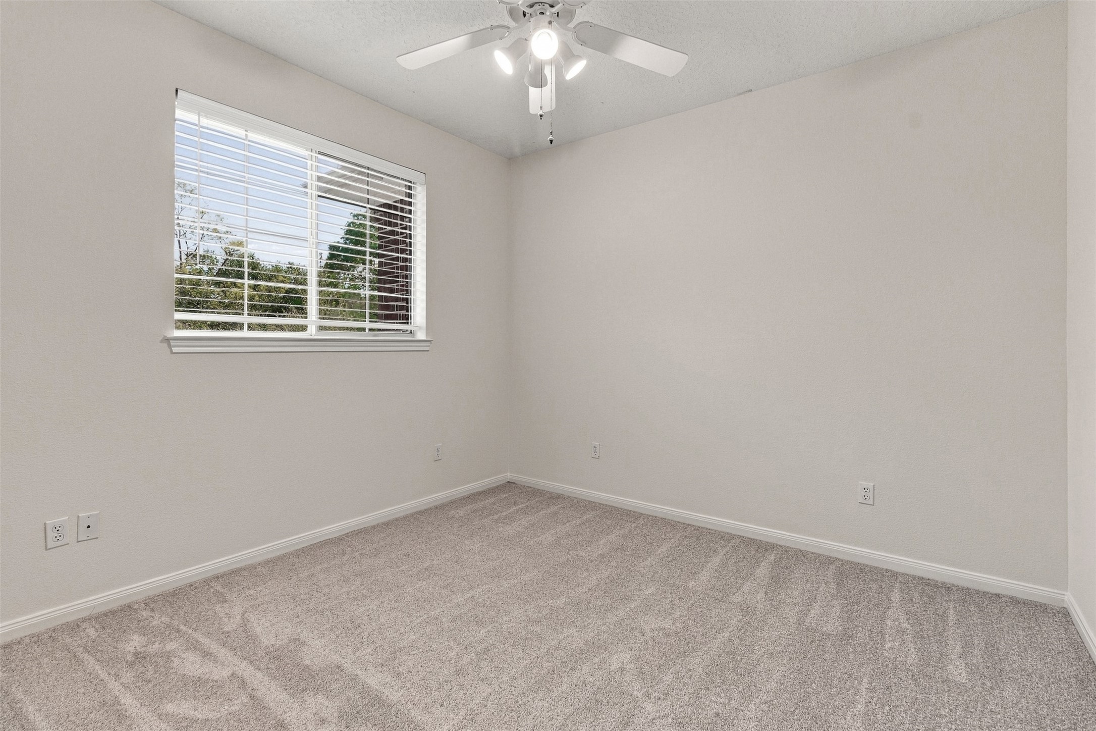 101 Rustic Lane Friendswood, TX 77546 - Photo 37 of 44 Gallery Image 37