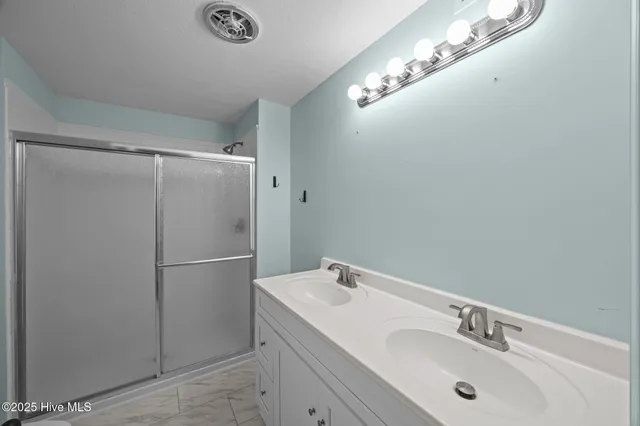 $245,000 | 105 Lakeview Drive, Trenton, NC 28585