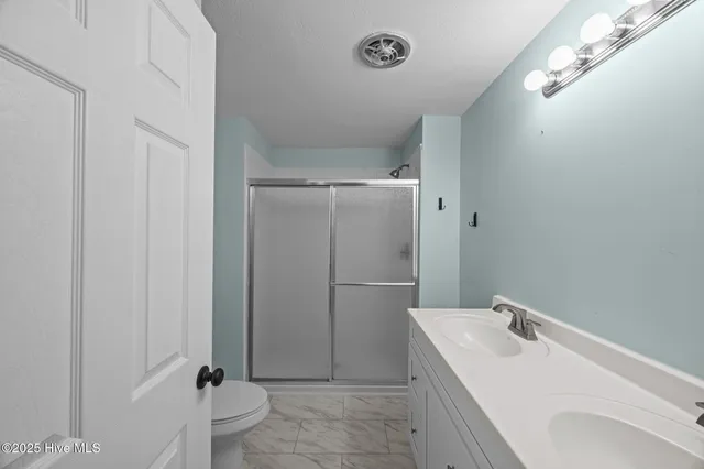 $245,000 | 105 Lakeview Drive, Trenton, NC 28585