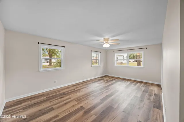 $245,000 | 105 Lakeview Drive, Trenton, NC 28585