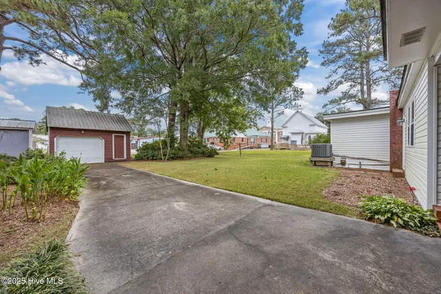 $245,000 | 105 Lakeview Drive, Trenton, NC 28585