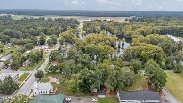 $245,000 | 105 Lakeview Drive, Trenton, NC 28585