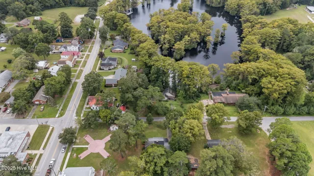 $245,000 | 105 Lakeview Drive, Trenton, NC 28585