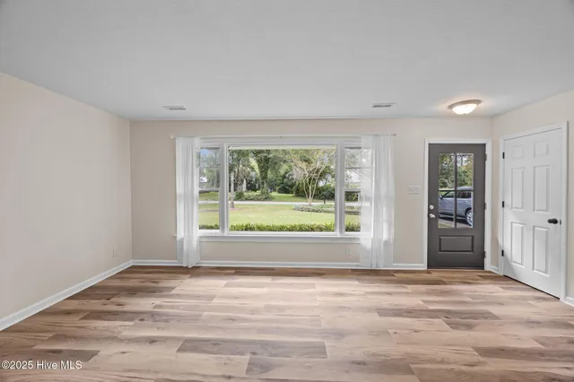 $245,000 | 105 Lakeview Drive, Trenton, NC 28585