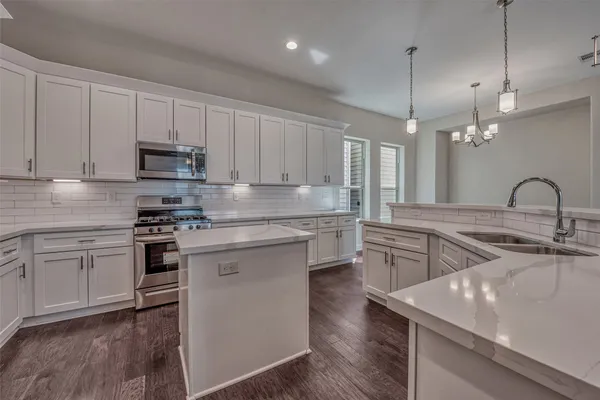 $2,300 | 4135 Du Pont Street, Houston, TX 77021