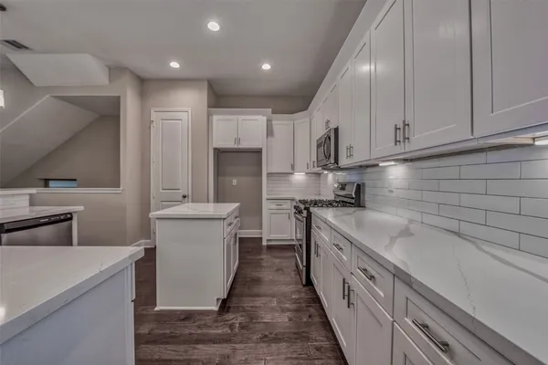 $2,300 | 4135 Du Pont Street, Houston, TX 77021