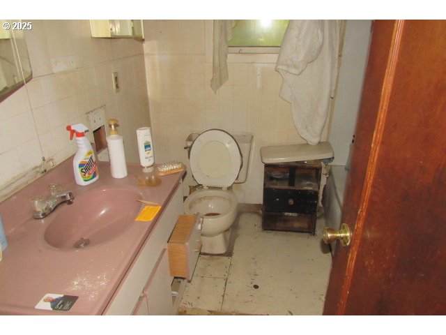509 East Dyke Road Dillard, OR 97432 - Photo 11 of 13 Gallery Image 11
