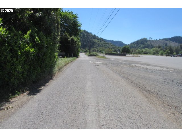 509 East Dyke Road Dillard, OR 97432 - Photo 12 of 13 Gallery Image 12