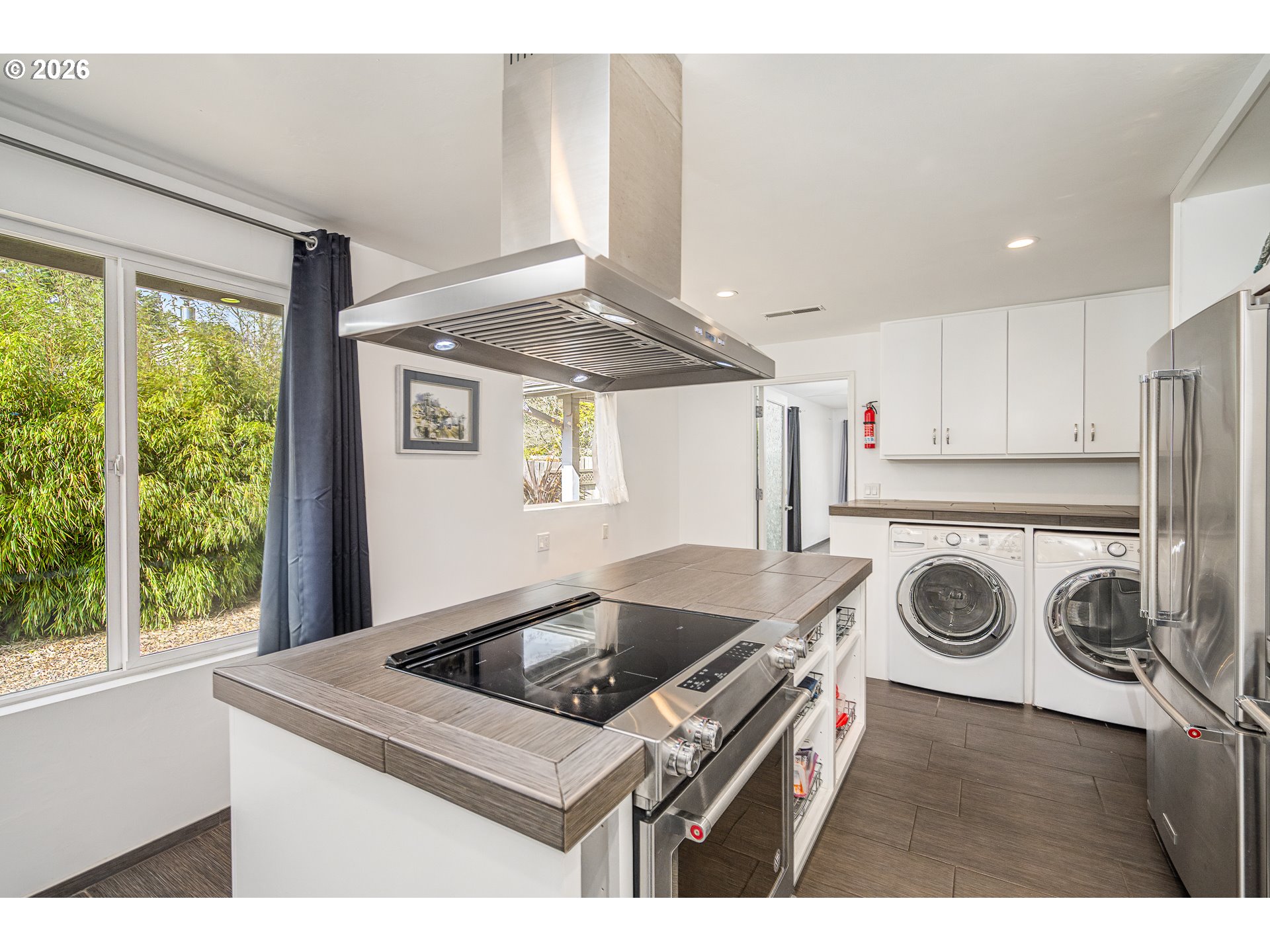2265 24th Street Florence, OR 97439 - Photo 13 of 35 Laundry
