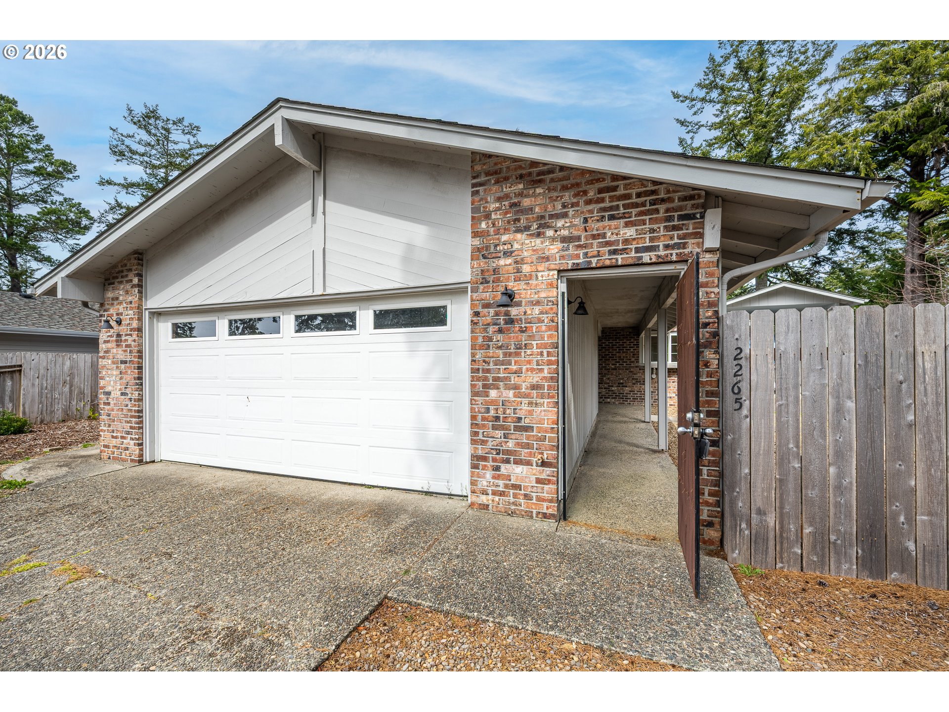 2265 24th Street Florence, OR 97439 - Photo 4 of 35