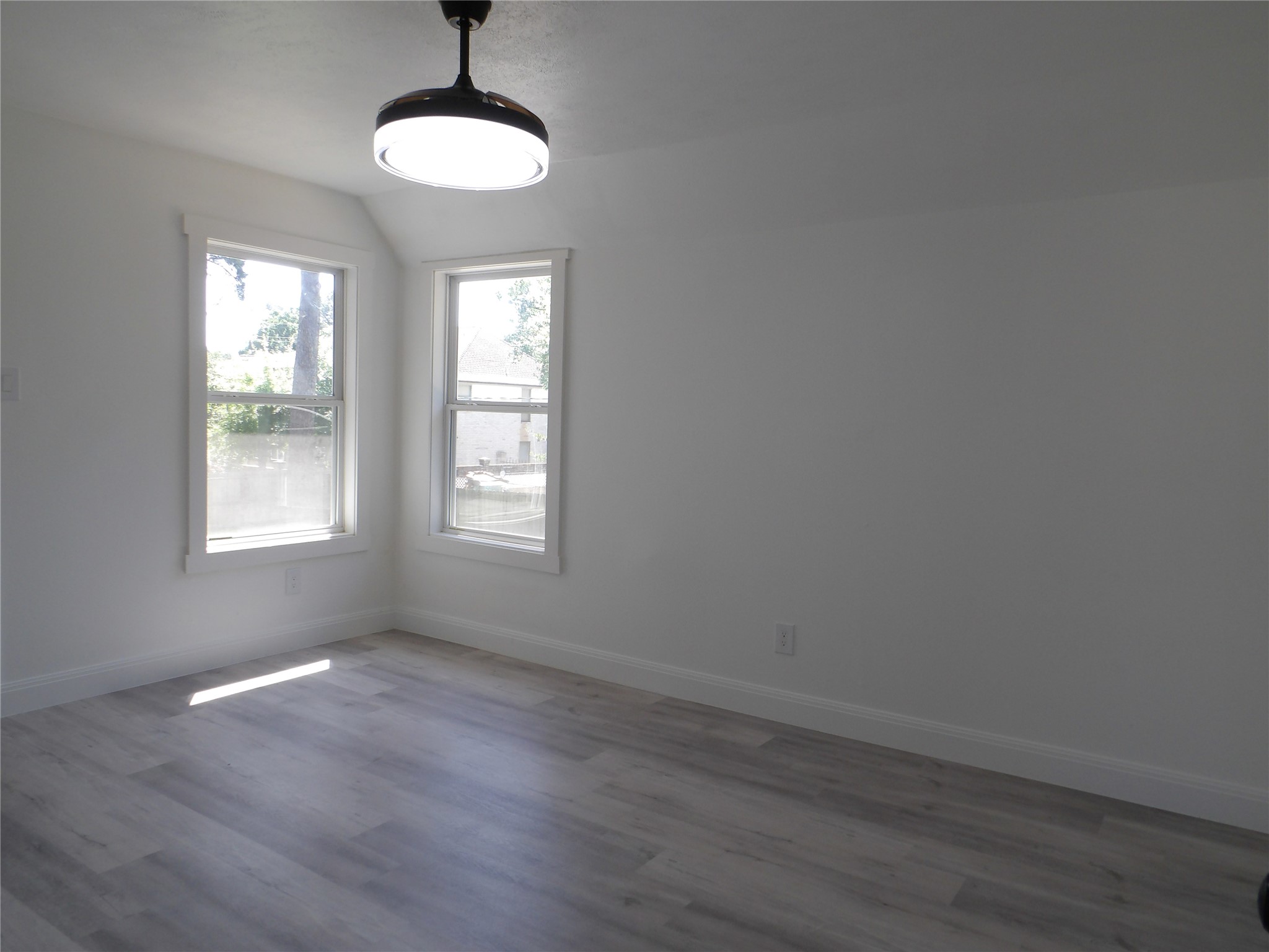 5623 Theall Road Houston, TX 77066 - Photo 13 of 20