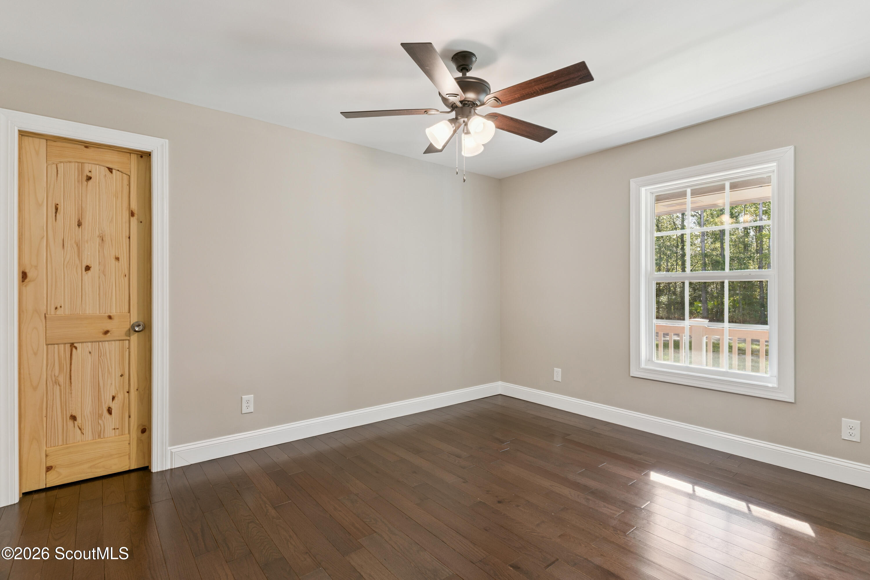 999 Hope Road Waynesville, GA 31566 - Photo 19 of 32 Guest Bedroom 2