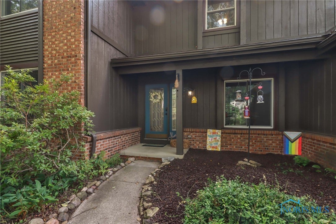 2450 Willesden Green Road Toledo, OH 43617 - Photo 4 of 47 Gallery Image 4