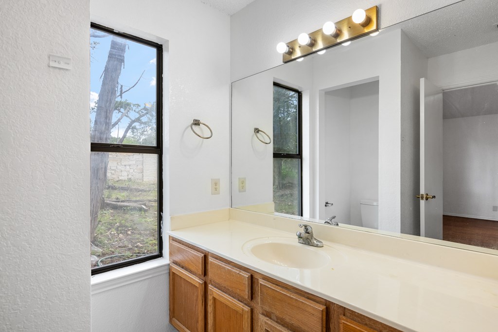 127 Whitetail Road Kerrville, TX 78028 - Photo 12 of 33