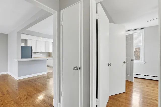 $1,925 | 2412 West Farragut Avenue, Unit 2B2422, Chicago, IL 60625