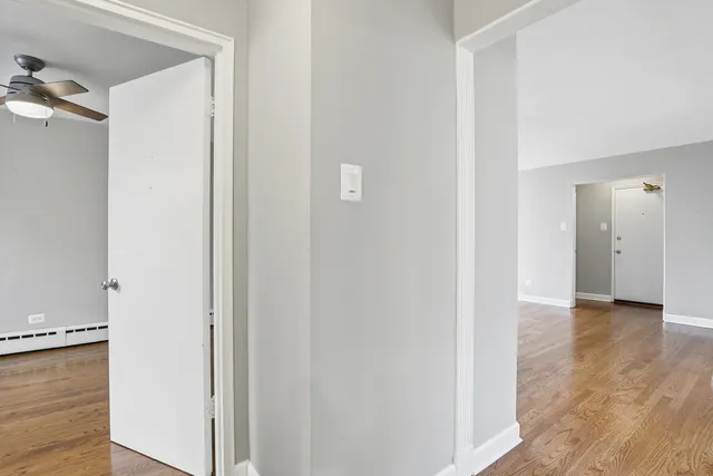 $1,925 | 2412 West Farragut Avenue, Unit 2B2422, Chicago, IL 60625