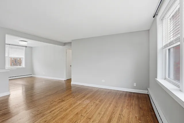 $1,925 | 2412 West Farragut Avenue, Unit 2B2422, Chicago, IL 60625