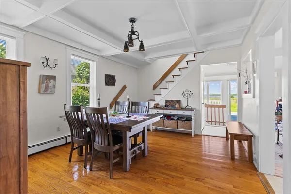 $3,800 | 1042 Anthony Road, Portsmouth, RI 02871